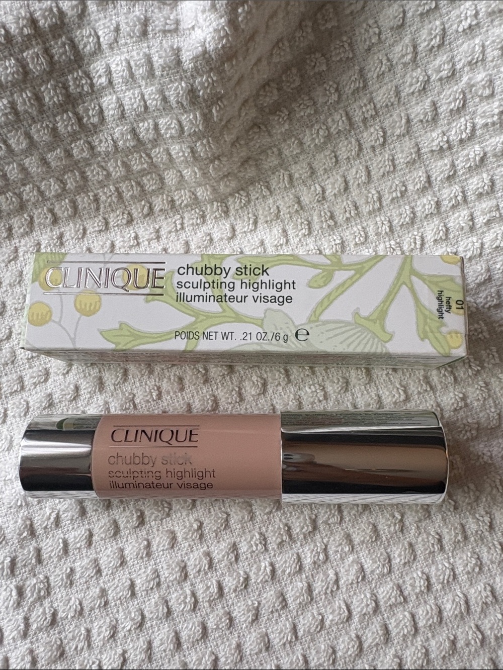 Clinique Chubby sculpting highlight- 01 Hefty Highlight